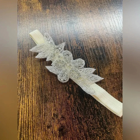 Floral rhinestones design christening/especial occasions Babygirl headband - Picture 7 of 12